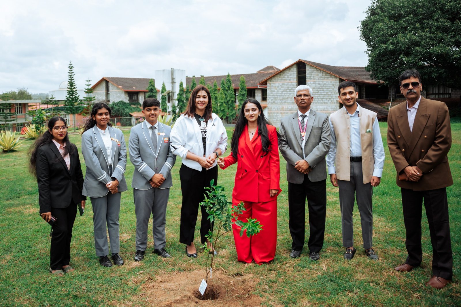 V.G. Siddhartha Memorial Quiz trophy presentation